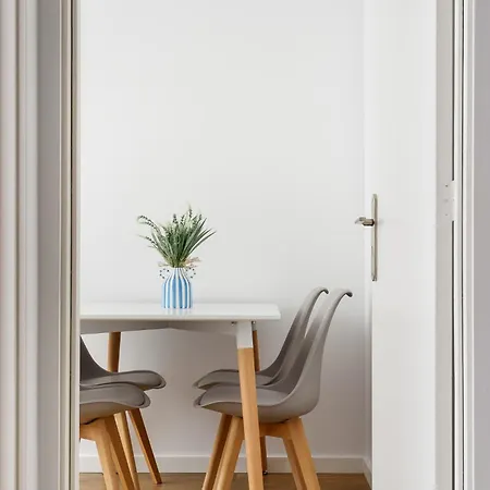 Apartment On Rua Da Alegria *