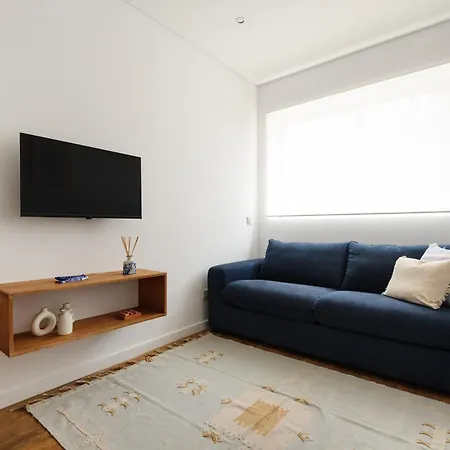 On Rua Da Alegria * Bicas