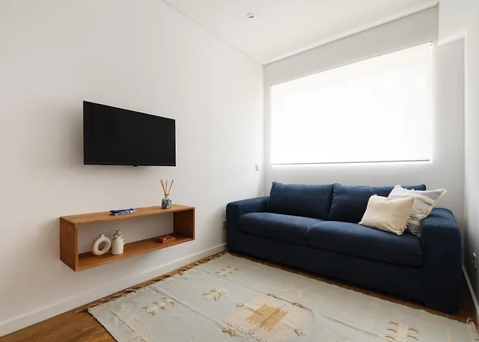 On Rua Da Alegria * Bicas